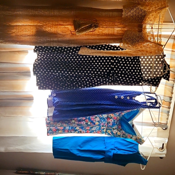 5 Women Dresses - Picture 1 of 1